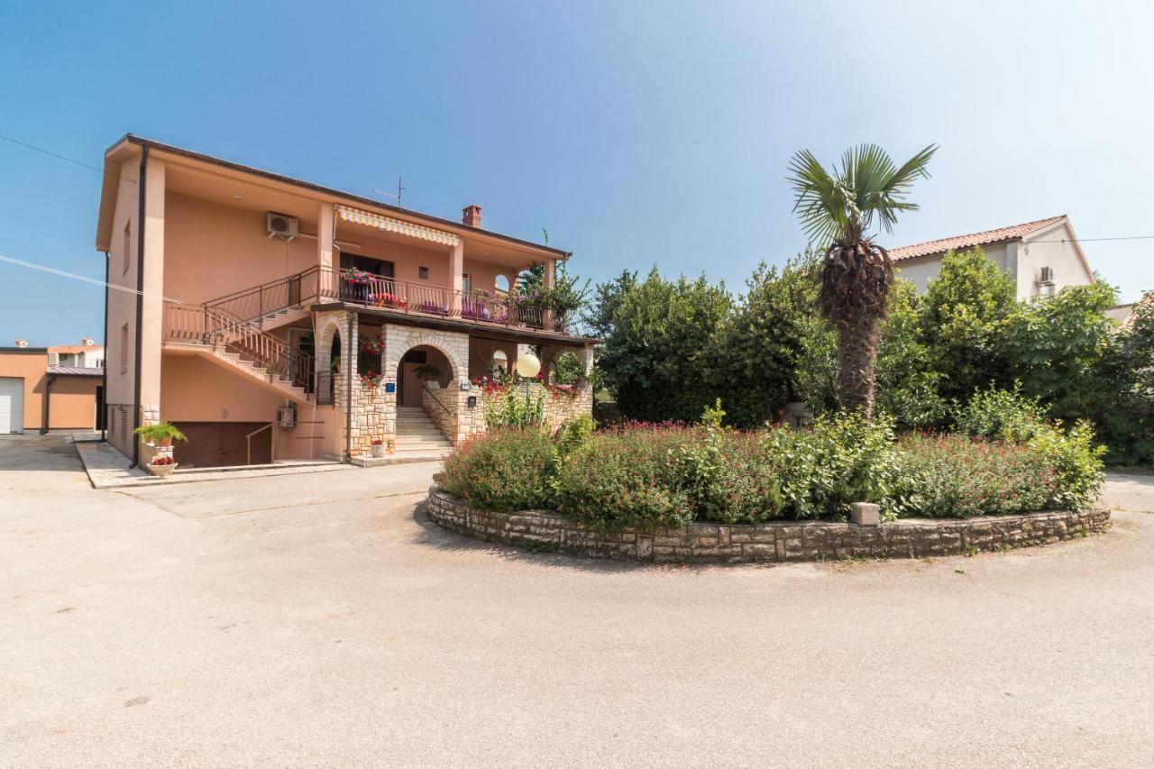 Apartments Ivica 1706 Ližnjan 외부 사진