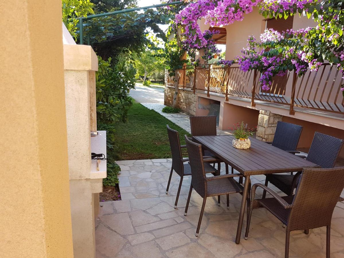 Apartments Ivica 1706 Ližnjan 외부 사진