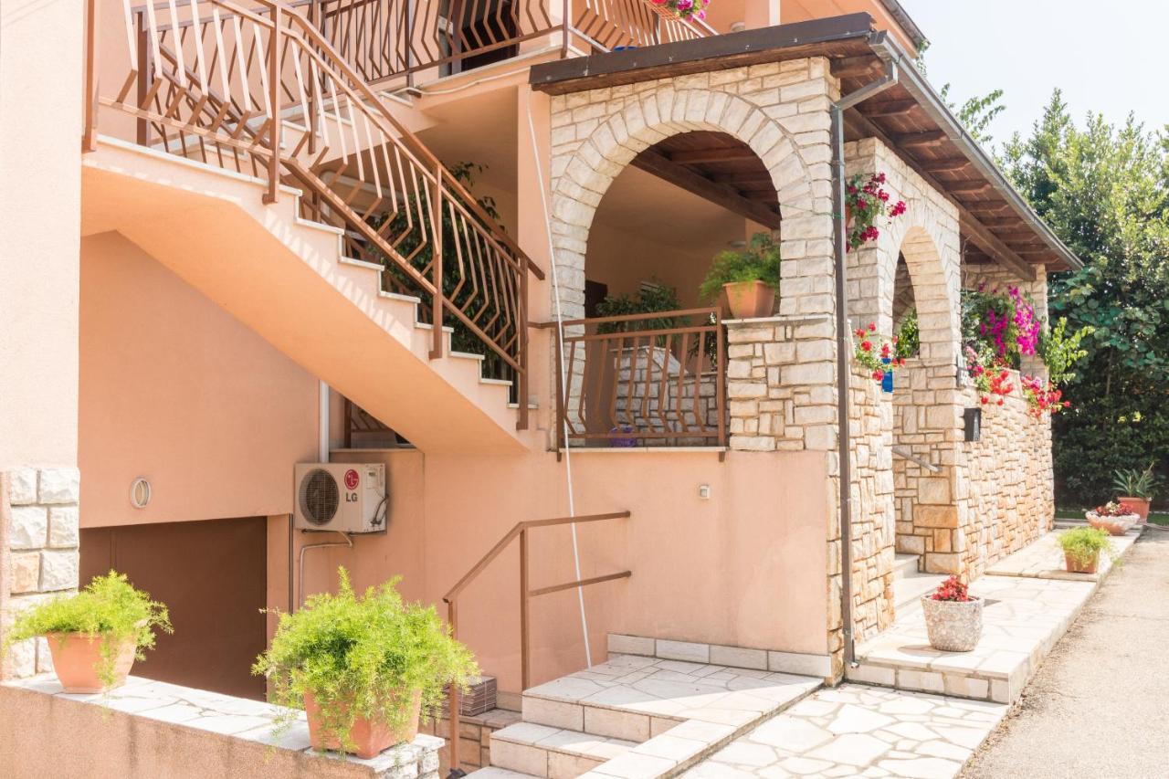 Apartments Ivica 1706 Ližnjan 외부 사진